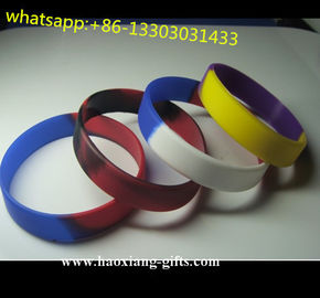 Promotional Custom Cheap Debossed Fashion Silicone wristband/Bracelets